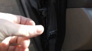 Как смазать петли дверей автомобиля и ограничитель