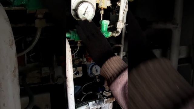 Порядок поднятия токоприёмника на электровозе 3эс5к от базового компрессора.