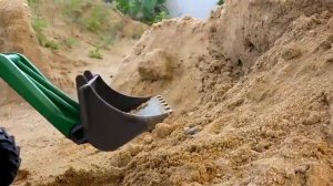 Игрушки и стротильна техника