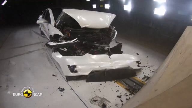 CRASH TEST Tesla Model X смотреть онлайн