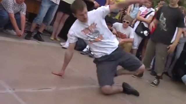 Брейк-данс (25), г.Самара, 25.05.2010г. смотреть онлайн