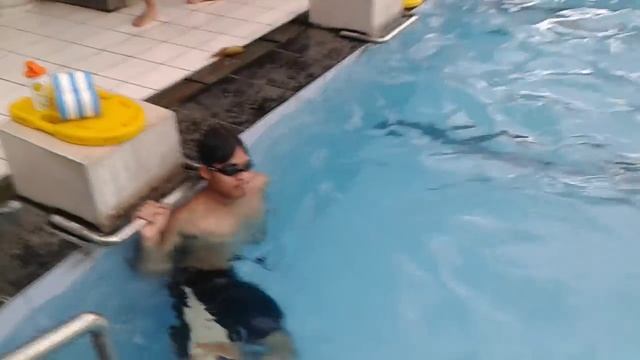 RENANG GAYA KATAK 50 METER | EXPERT BEGINNER смотреть онлайн