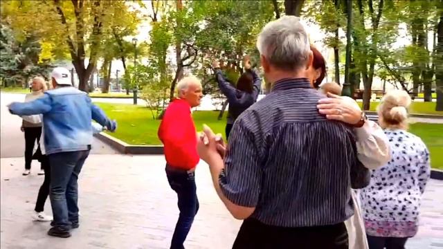 ВОТ И ЛЕТО ПРОШЛО,СЛОВНО И НЕ БЫВАЛО..СЕНТЯБРЬ 2022.ХАРЬКОВ. смотреть онлайн