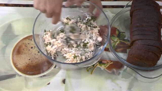 Бюджетная закуска на все случаи жизни. Бутерброды "Гости на пороге". смотреть онлайн