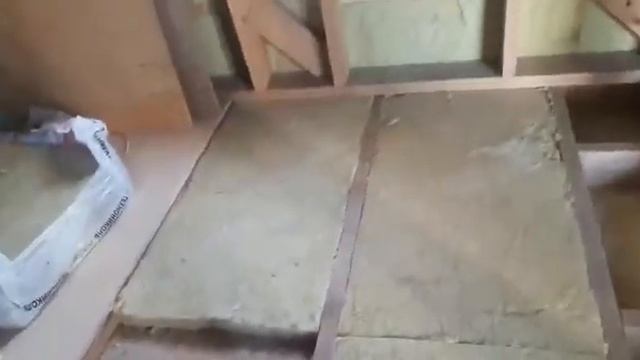 Строительство чернового пола в каркасном доме.Часть 2 укладка утеплителя. перекрёстное утепление смотреть онлайн