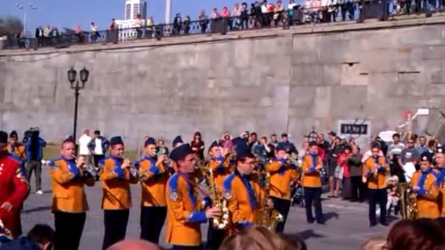 Танцующий оркестр 