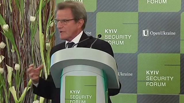 5th Kyiv Security Forum. Bernard KOUCHNER. Part 2 смотреть онлайн
