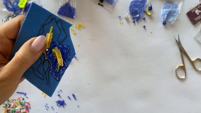 Брошь синий ирис своими руками | брошь из бусин, пайеток, бисера | beads brooch tutorial смотреть онлайн