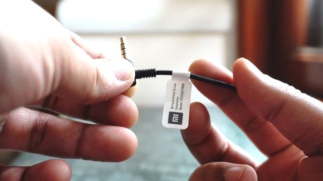 Mi in ear dual driver earphones Review in English with Unboxing смотреть онлайн
