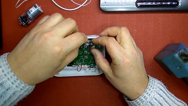 Ремонт тонометра AND UA 1100. Не работает компрессор. Не работает. смотреть онлайн