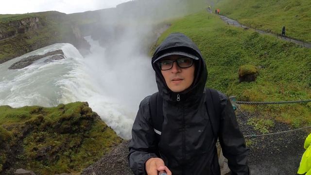 JEDEN Z NAJPIĘKNIEJSZYCH WODOSPADÓW JAKIE ZOBACZYSZ! OGROMNY ZŁOTY WODOSPAD GULLFOSS Islandia 4K смотреть онлайн