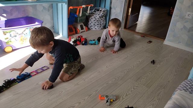 Бьёт значит любит?!/Очень разочаровалась в людях, моё возмущение/Будни мамы в декрете(29.08.23) смотреть онлайн