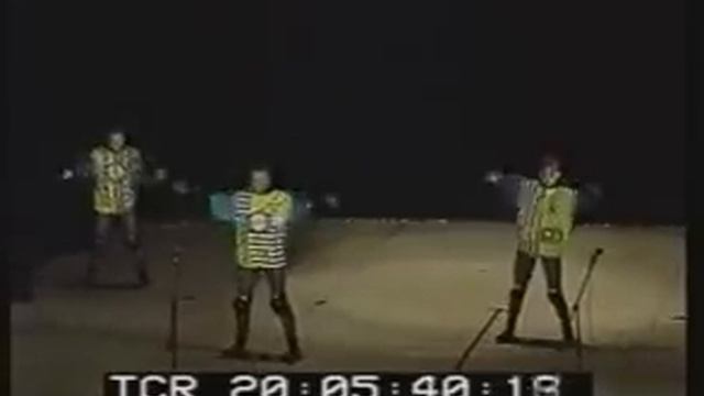 31 Bim-Bom/Бим-Бом/ 2000- Parody dance on skateboards, but without wheels wmv смотреть онлайн