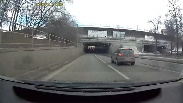 Видеорегистратор CANSONIC CDV 800 Light смотреть онлайн