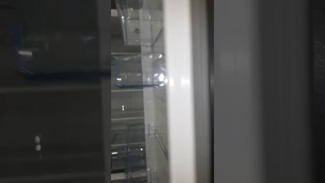 Видео обзор: Холодильник RF Bosch KGN39XC28R смотреть онлайн