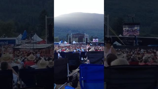 Sunfest 2013 Chad Brownlee - Smoke in the rain смотреть онлайн