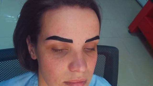 Моделирование и окрашивание БРОВЕЙ краской Капус(графит) смотреть онлайн