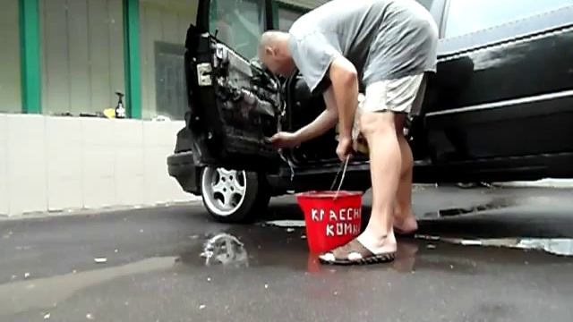 Промывка дренажных отверстий водительской двери. смотреть онлайн