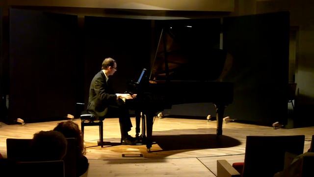 Frederic Rzewski: Down By The Riverside смотреть онлайн