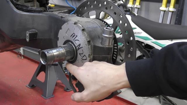 Разобрали дорожный китайский мотоцикл ... Из чего сделан ZONTES 350 ? смотреть онлайн