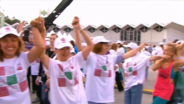 Массовый танцевальный флешмоб людей возраста 55+ смотреть онлайн