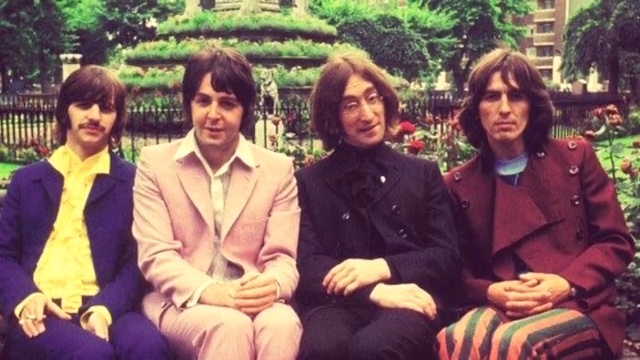 Here comes the sun - The Beatles LYRICSLETRA Original. смотреть онлайн