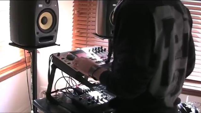 JValer Live (Machinedrum Liveset) - 7/07/2010 - Part 2/4 смотреть онлайн