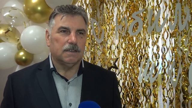 Средняя школа № 4 отпраздновала 60-тилетний юбилей смотреть онлайн