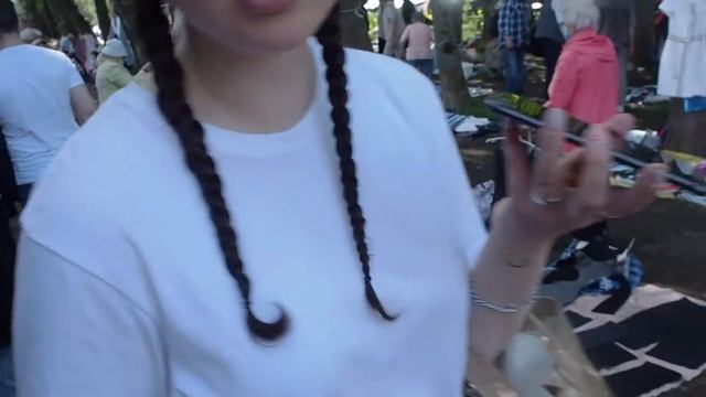 УДЕЛКА| пытаемся продать кроссовки, местные законы