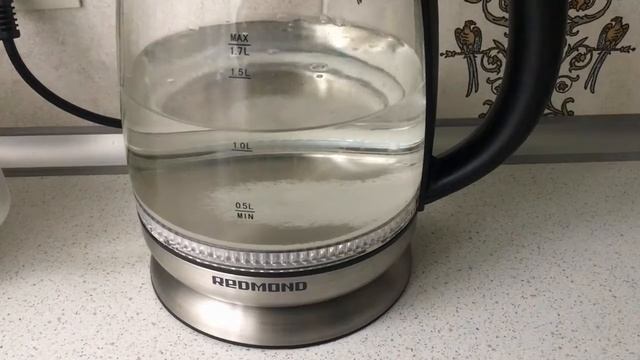 Чистим электрический чайник от накипи / Descale the electric kettle смотреть онлайн