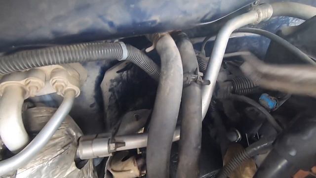 Como cambiar: El conéctor del calentón Chevrolet Silverado 1500 99-06 смотреть онлайн