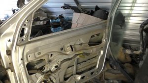 Полная разборка двери Рено Симбол. Видеоинструкция.