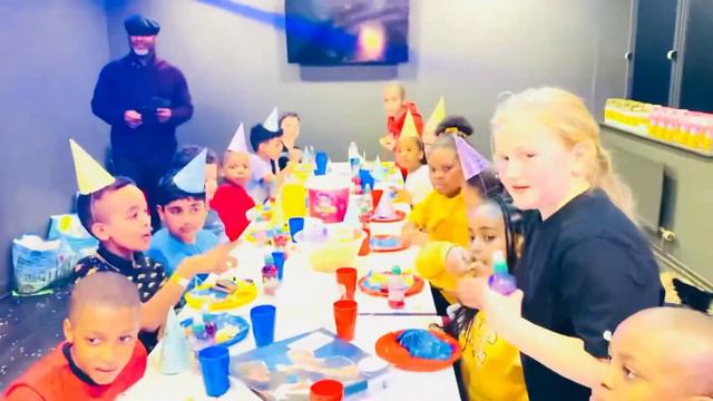 Michael & Victors birthday party in Red Kangaroo | Nottingham | glowing party room 2022 смотреть онлайн