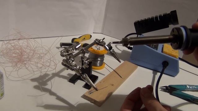 Учимся паять электронные детали смотреть онлайн