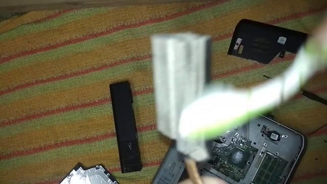 Dell Latitude E5520 Cleaning Cooling Fan and Heat Sink смотреть онлайн
