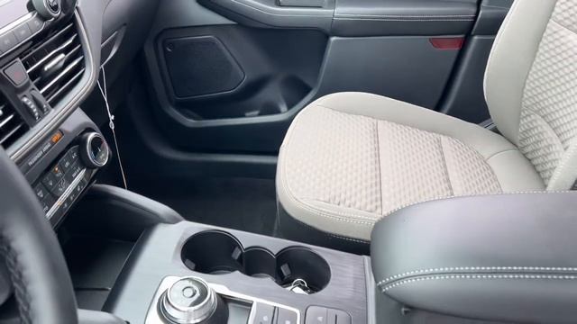 2022 Ford Escape SE AWD Vehicle Walk Around at LaFontaine Ford of Saint Clair. смотреть онлайн