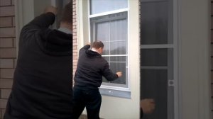 Установка креплений для москитной сетки