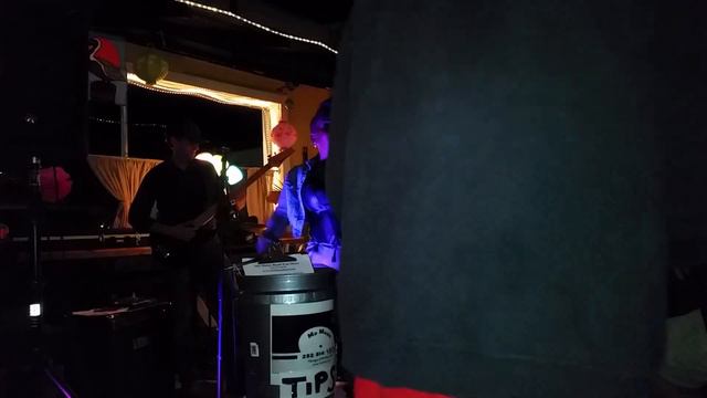 MoMusicBand.com - Sitting Here Alone Cover - Hound Dog Taylor - Brown Pelican - New Bern NC смотреть онлайн