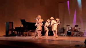 Соломон Линда. 《The lion sleeps tonight》