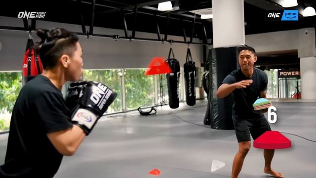 Девочка ВЫРУБИЛА ПАРНИШКУ? Female World Champion Destroys MMA Fighter смотреть онлайн