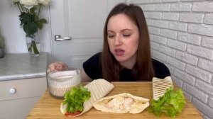 МУКБАНГ ПИТА С КУРИЦЕЙ И АНАНАСАМИ ШАУРМА ДОМАШНЯЯ КОФЕ