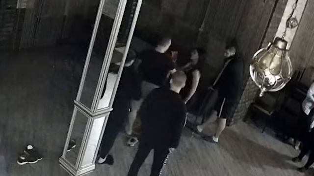 ?MELLSTROY | МЭЛСТРОЙ | ПРИЕХАЛ ПАРЕНЬ ДЕВУШКИ | ВОРВАЛСЯ В ДОМ | ОХРАНА УВОЛЕНА