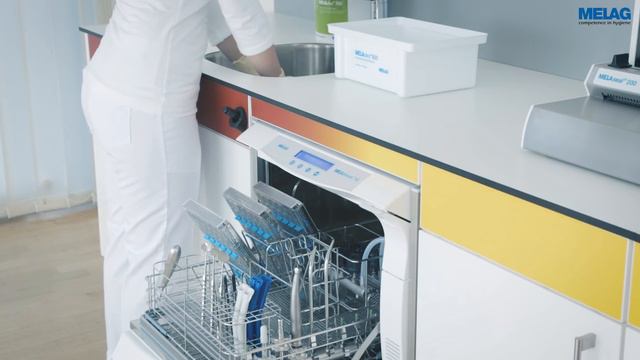 Instrument preparation for washer-disinfector _ MELAG MELAtherm 10 Tutorial смотреть онлайн