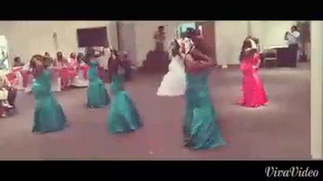 The Gibson Wedding Dance Bride and maides смотреть онлайн
