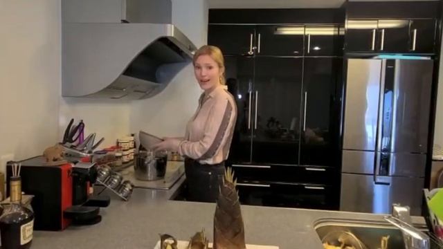 Как очистить и приготовить бамбук. How to peel and cook bamboo. たけのこのレシピ смотреть онлайн