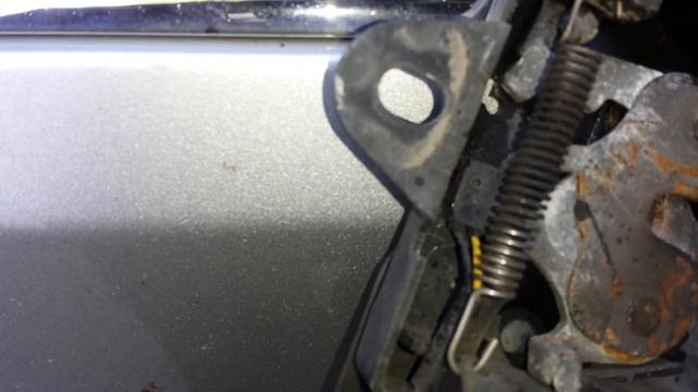 Installing a hood latch on 2008 Saturn Vue смотреть онлайн