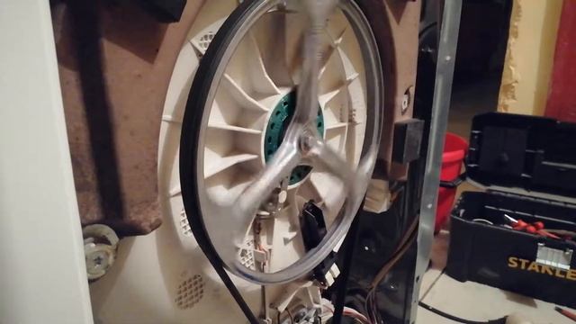 Electrolux ewt 13120 w poškodené ložisko смотреть онлайн