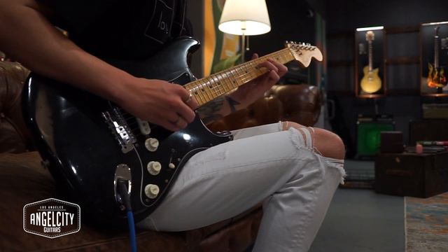 1976 Fender Stratocaster смотреть онлайн