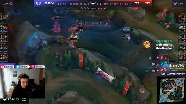 T1 Keria Hits 4 Hooks In 10 Seconds смотреть онлайн