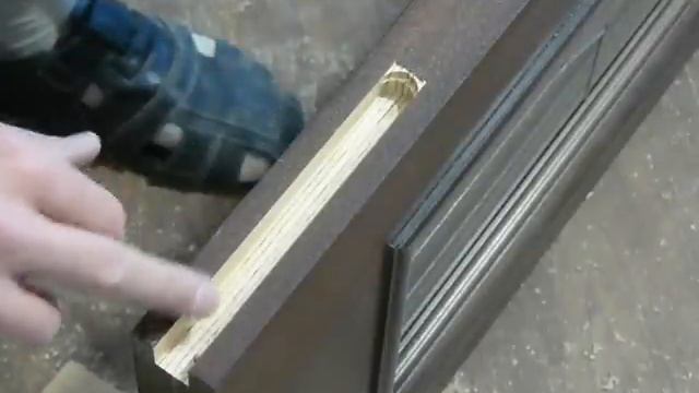 Установка дверей RADA ч.4 - врезка торцевого ригеля смотреть онлайн